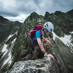 wyjscia-mnich-Gran-Koscielcow-z-przewodnikiem
