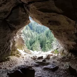 jaskinie-tatrzanskie-przewodnikiem