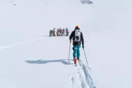 Jak-zaczac-przygode-ze-skituringiem-skituring-jak-zaczac-Dolina-Panszczycy-na-skiturach